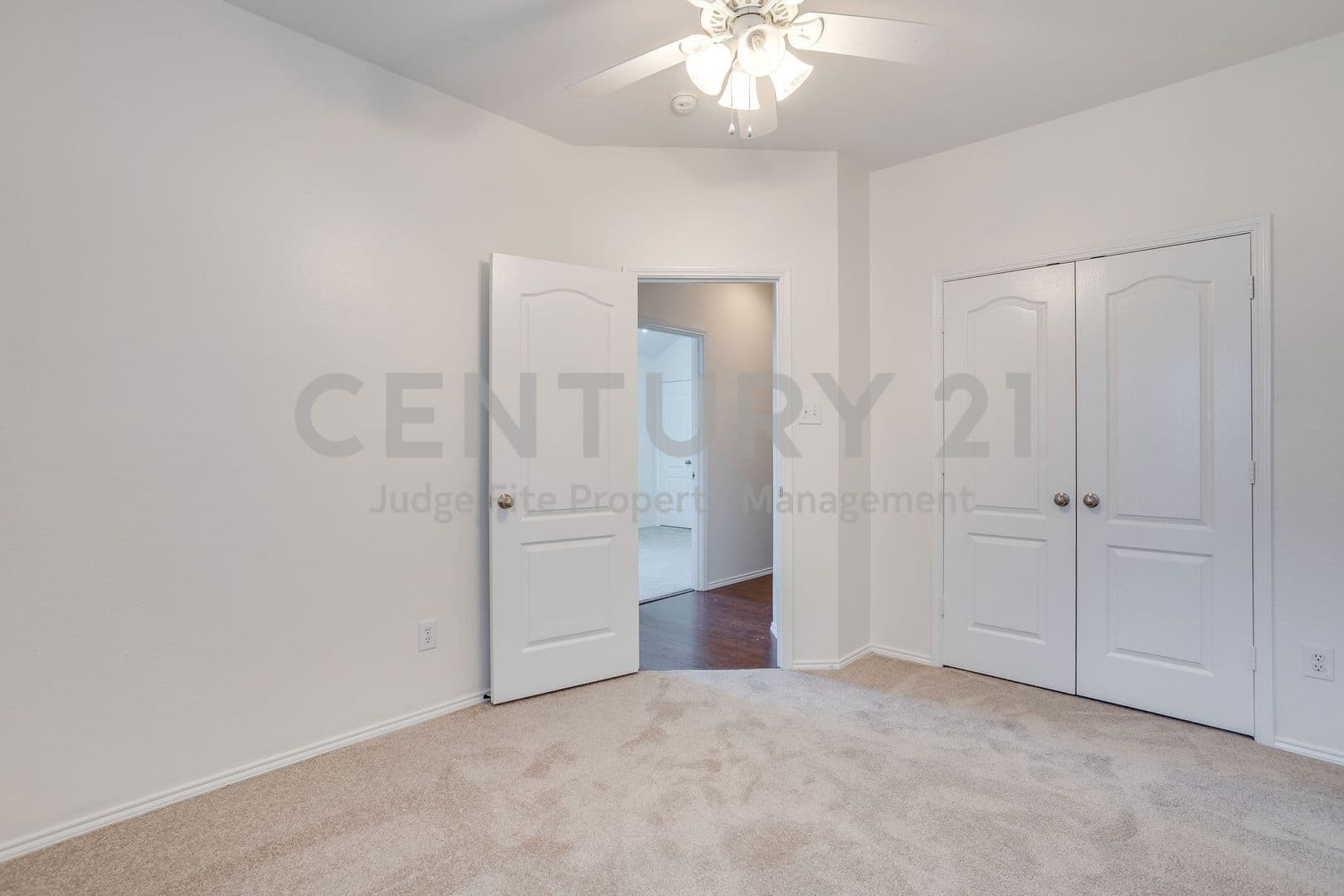 Fort Worth House: 6220 Granite Creek