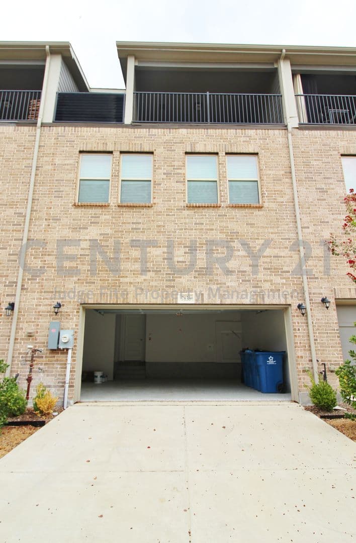 Roweltt Townhome: 7836 Manilla Drive