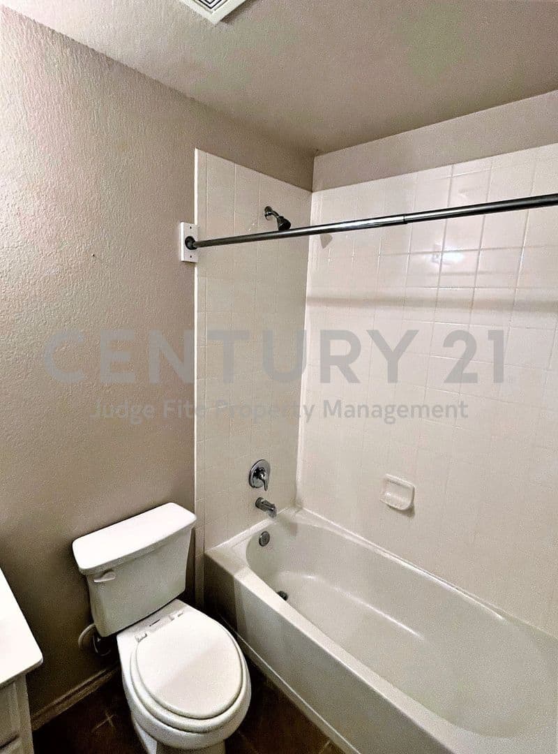 Royse City House: 208 Dye Drive