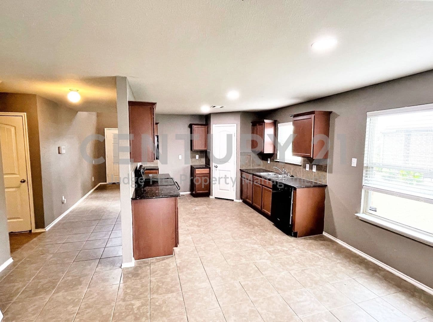 Royse City House: 208 Dye Drive