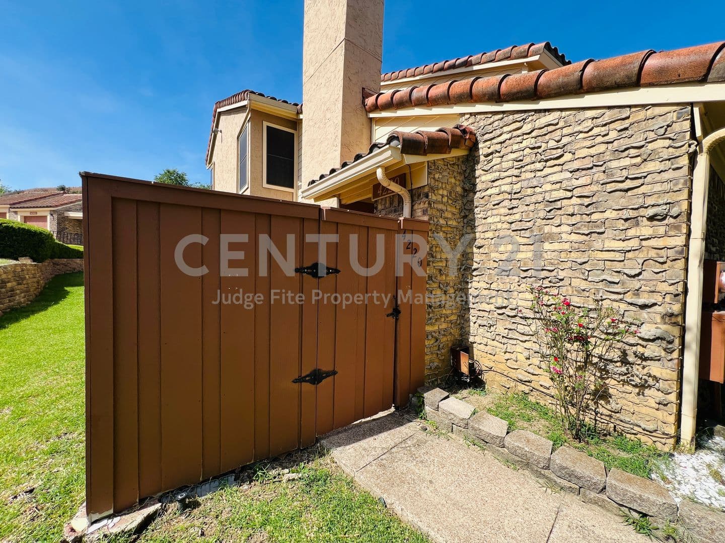Irving Condo: 4220 Madera Road