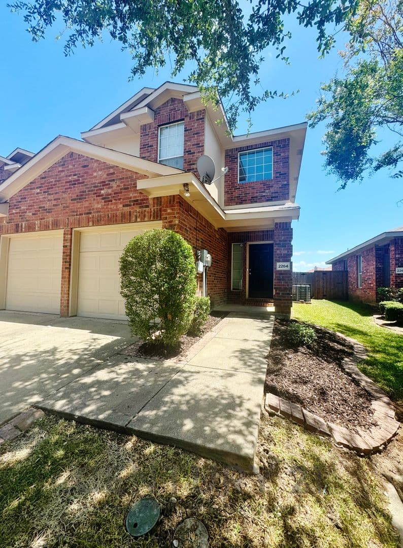 Mesquite Townhome: 2264 Stonebrook Lane