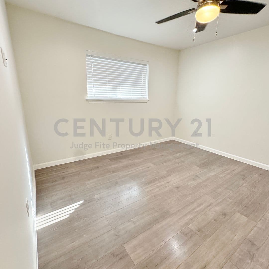 Dallas Condo: 5010 San Jacinto Street #201