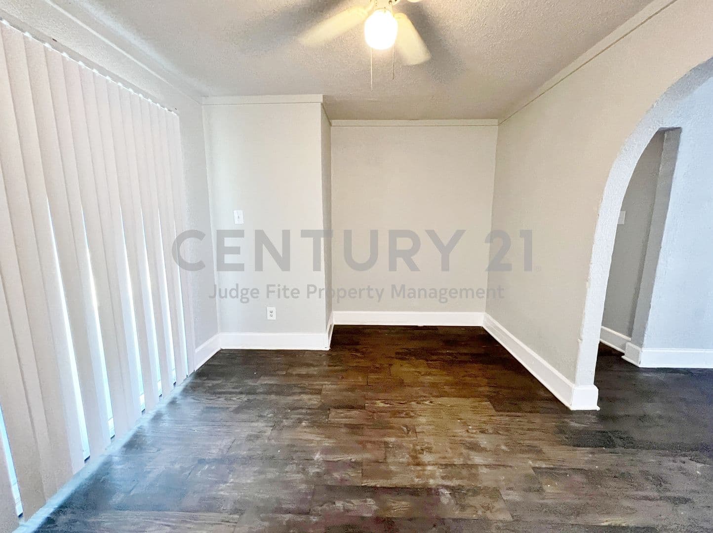 Fort Worth House: 5301 Mansel Lane