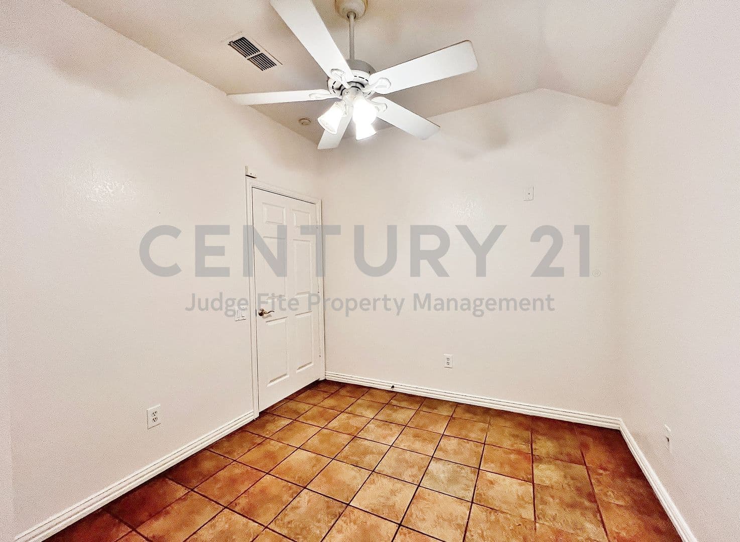 Arlington House: 5131 Trail Dust Lane