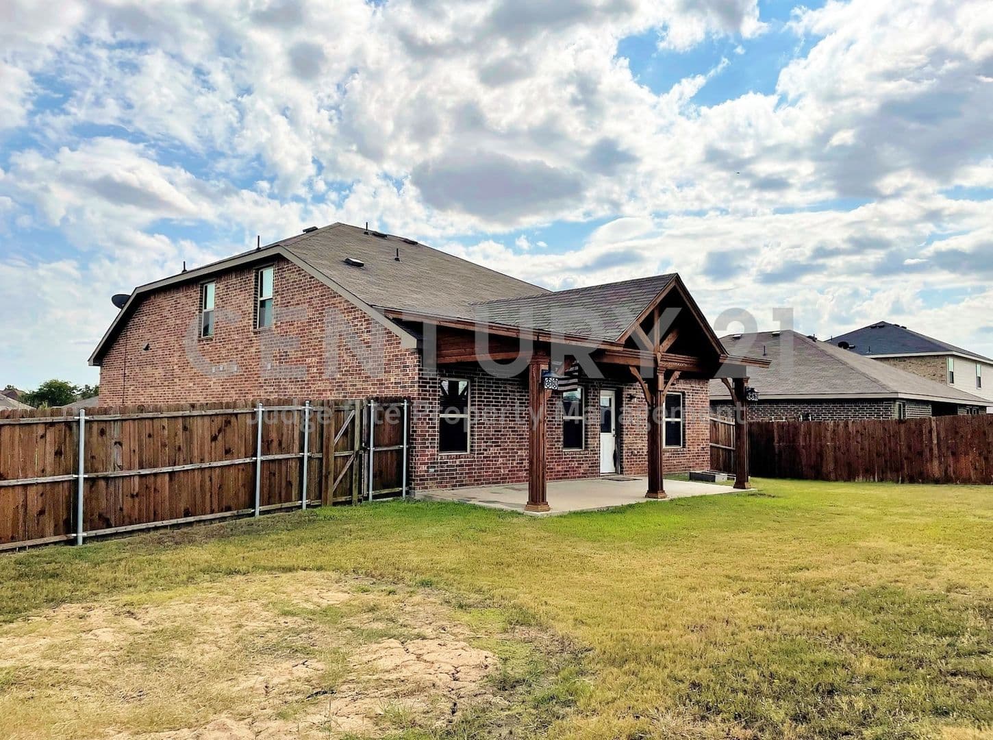 Royse City House: 208 Dye Drive