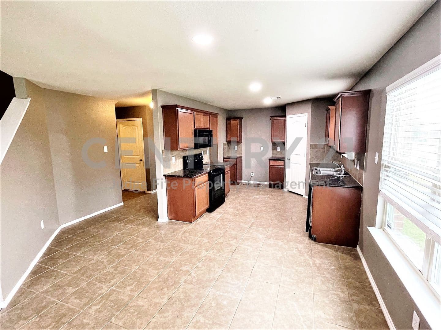 Royse City House: 208 Dye Drive