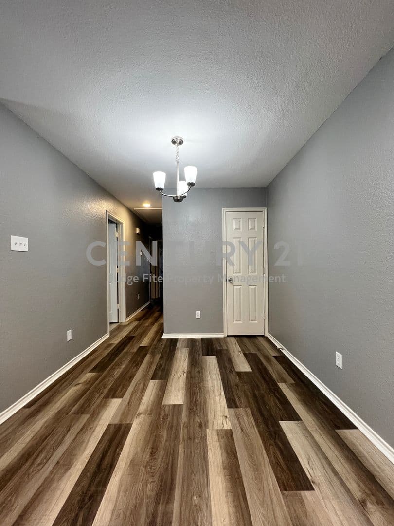 Fort Worth House: 1010 S. Retta Street