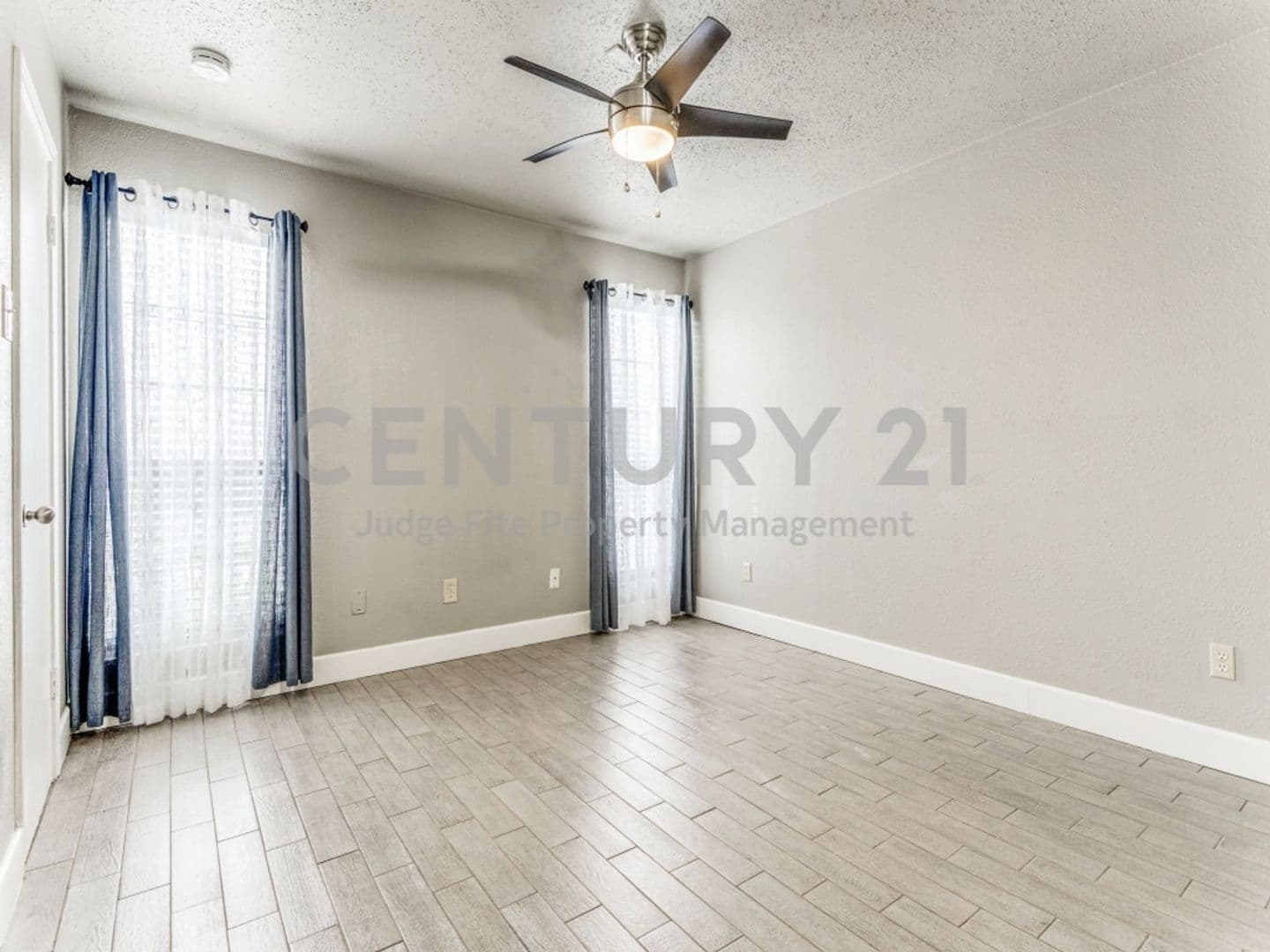 Dallas Condo: 1503 N. Garrett Avenue #111