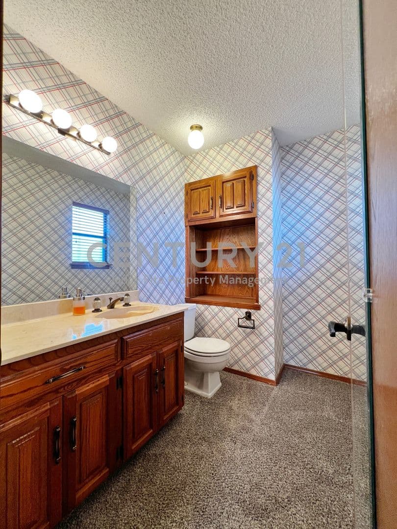 Fort Worth House: 812 Newport Road