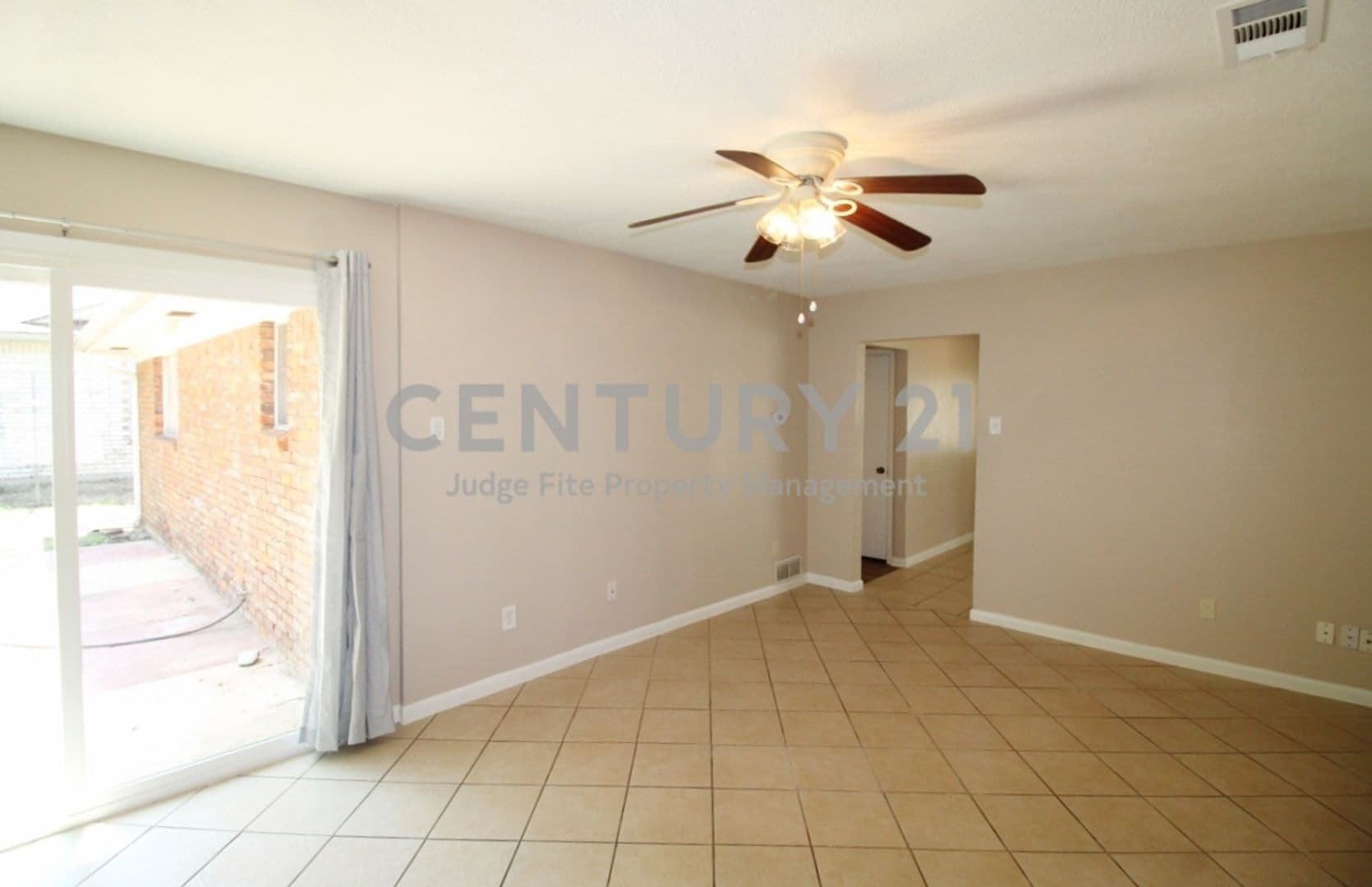 Lancaster House: 821 Rea Avenue
