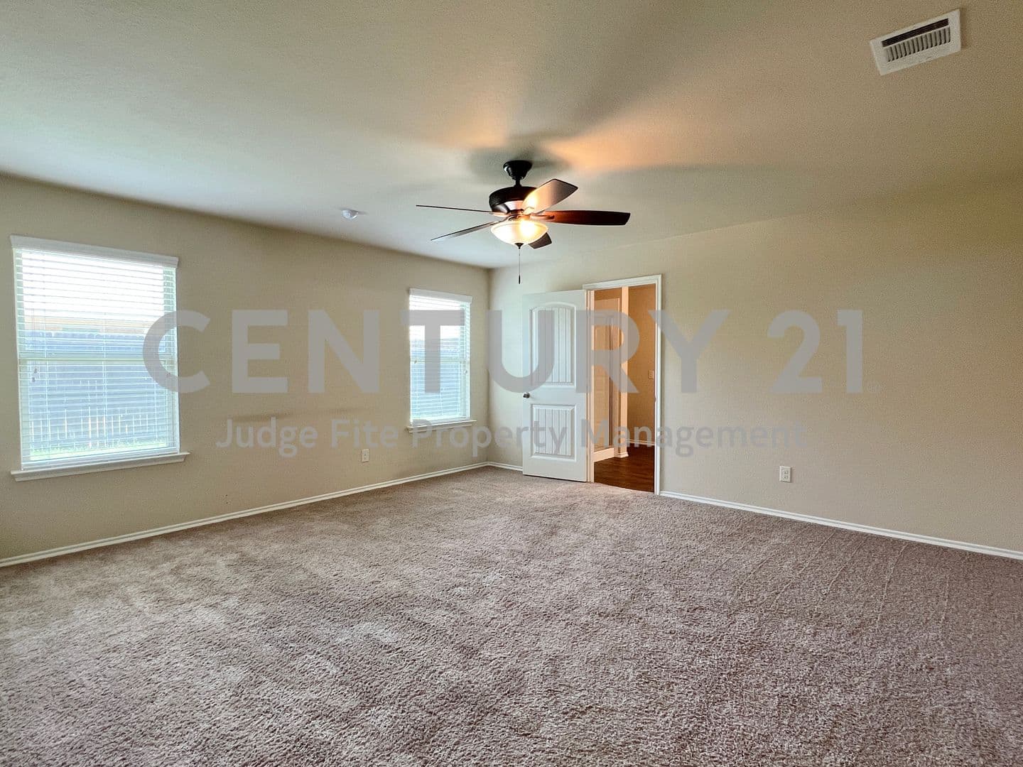 Waxahachie House: 222 Thoroughbred Street