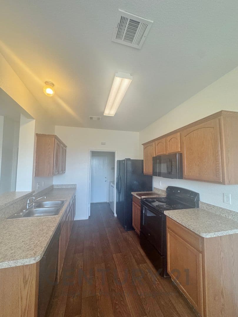 Mesquite Townhome: 2264 Stonebrook Lane