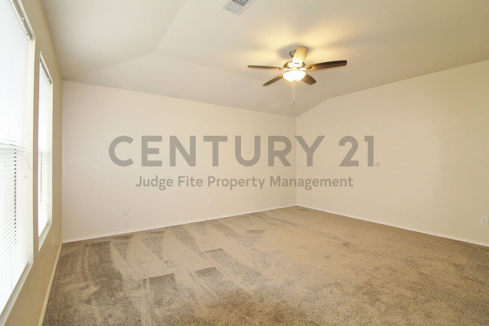 Fort Worth House: 9841 Willowick Avenue
