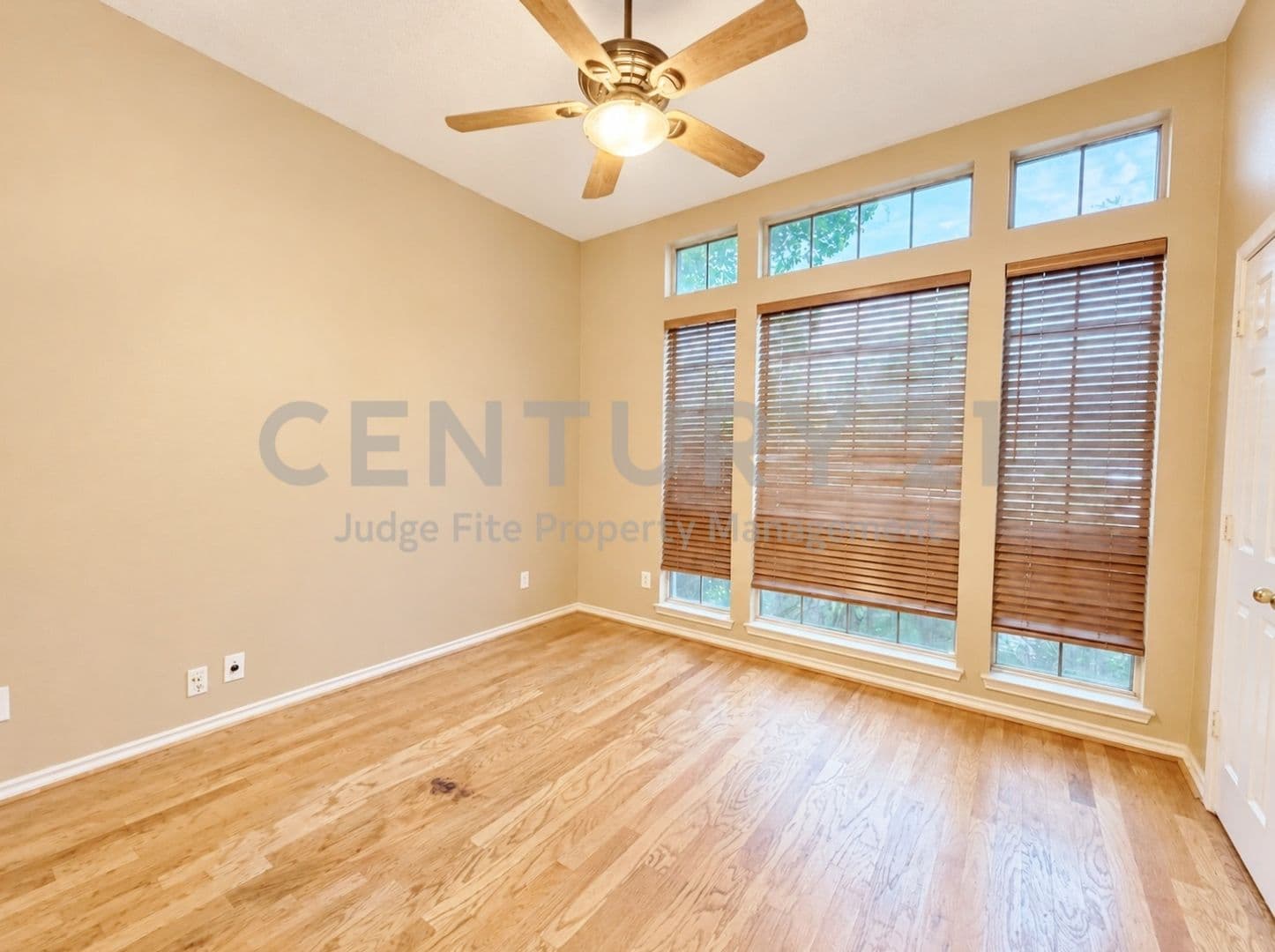 Highland Village House: 2685 Hillside Drive