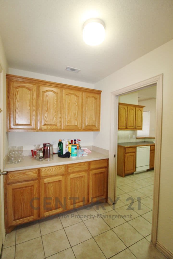 Midlothian House: 6218 Bentwood Drive