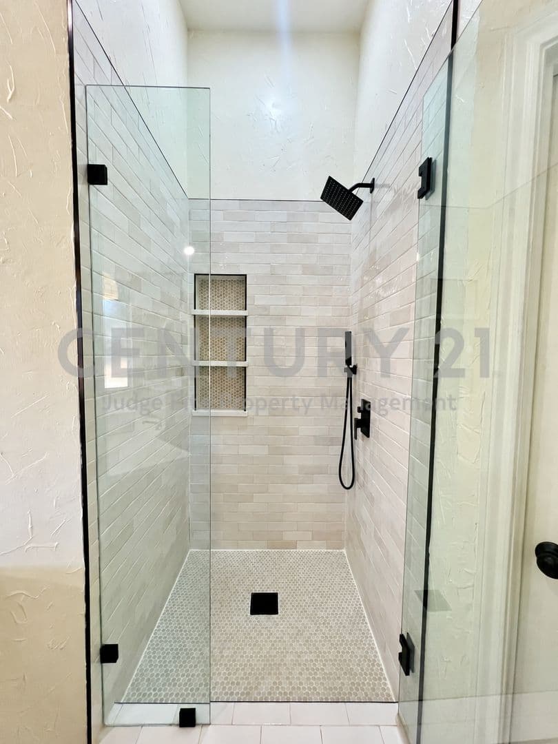 Keller House: 1606 Sarah Brooks Drive