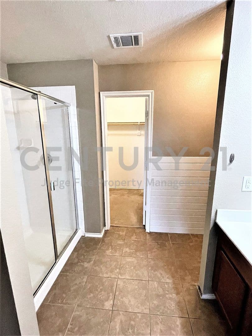 Royse City House: 208 Dye Drive