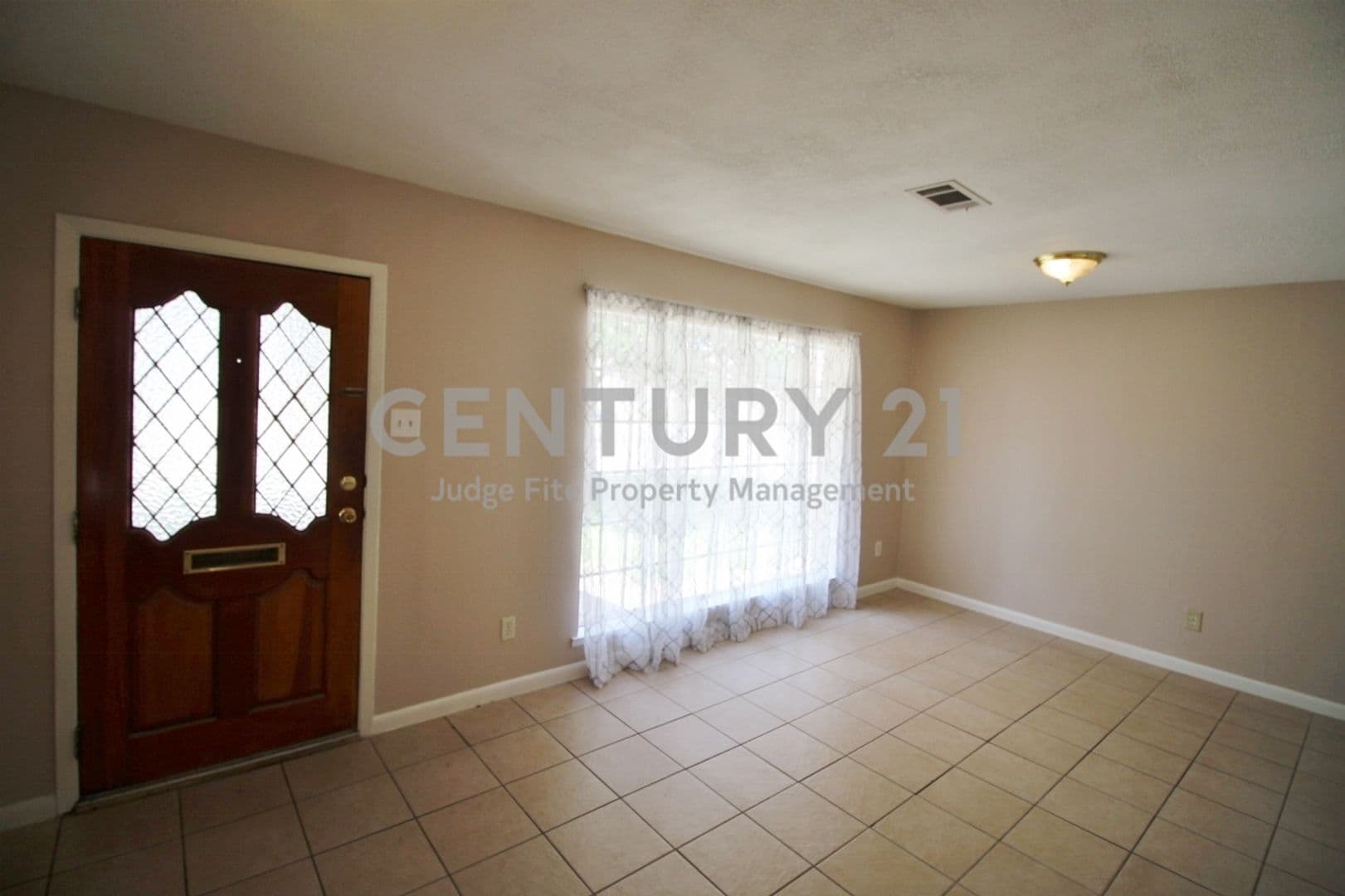 Lancaster House: 821 Rea Avenue