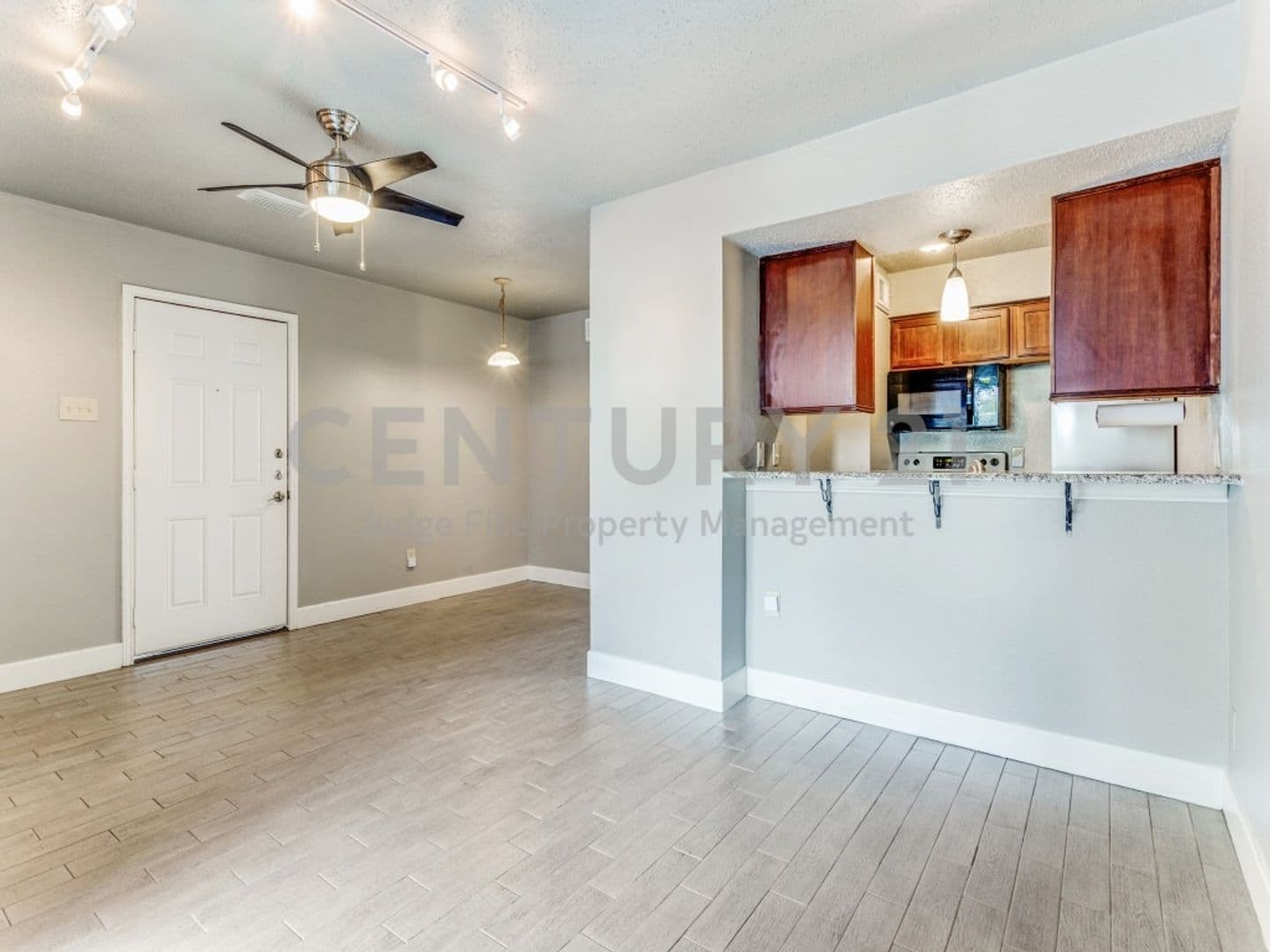 Dallas Condo: 1503 N. Garrett Avenue #111