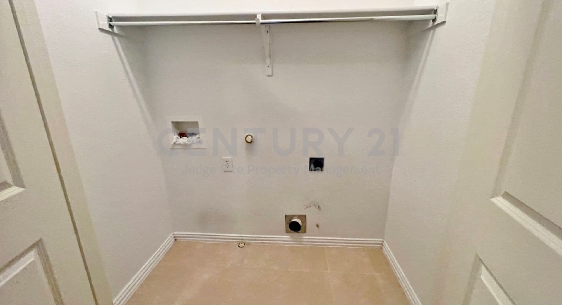 Lewisville Townhome: 2500 Rockbrook Drive Unit 40