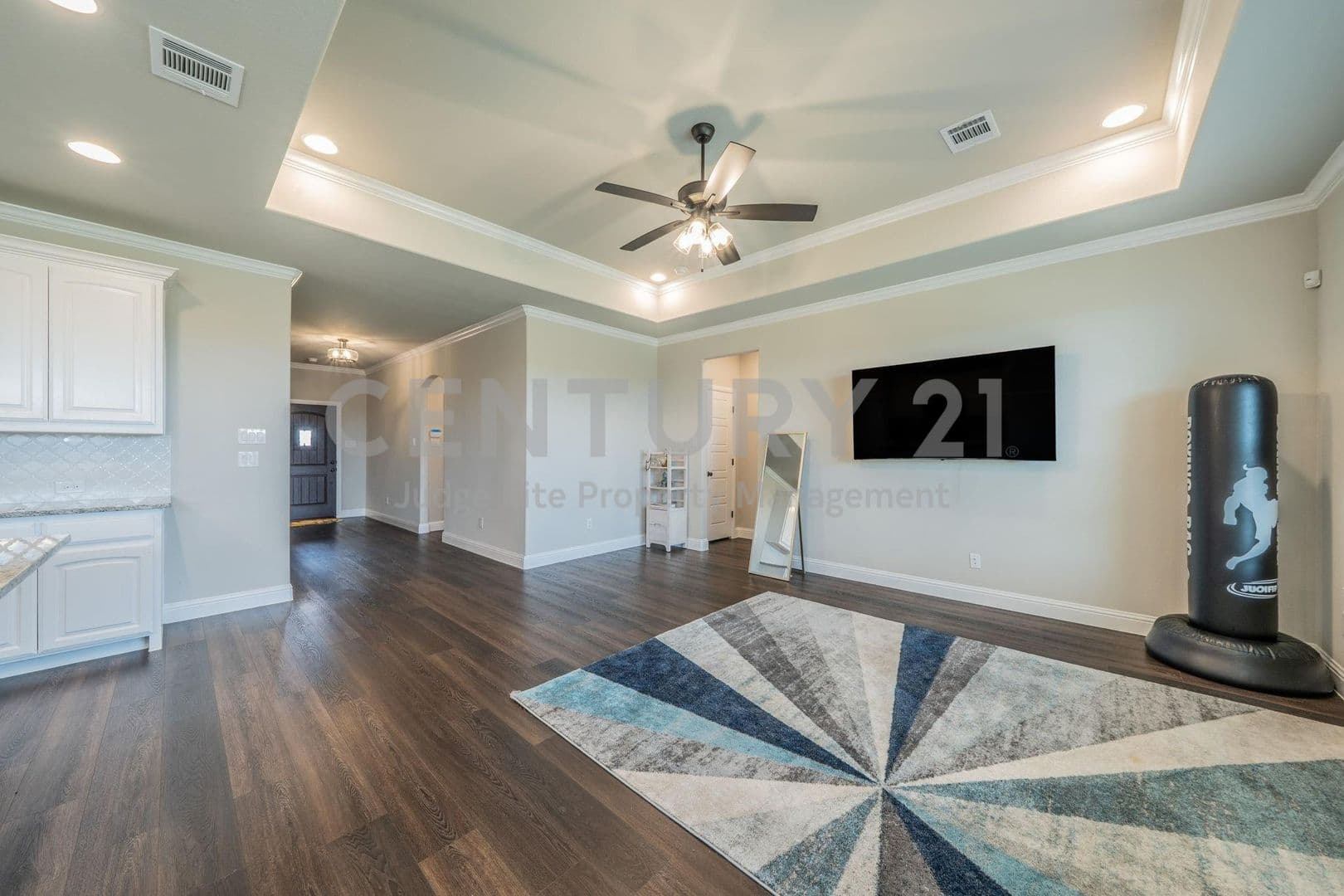 Alvarado House: 1057 Nighthawk Trail