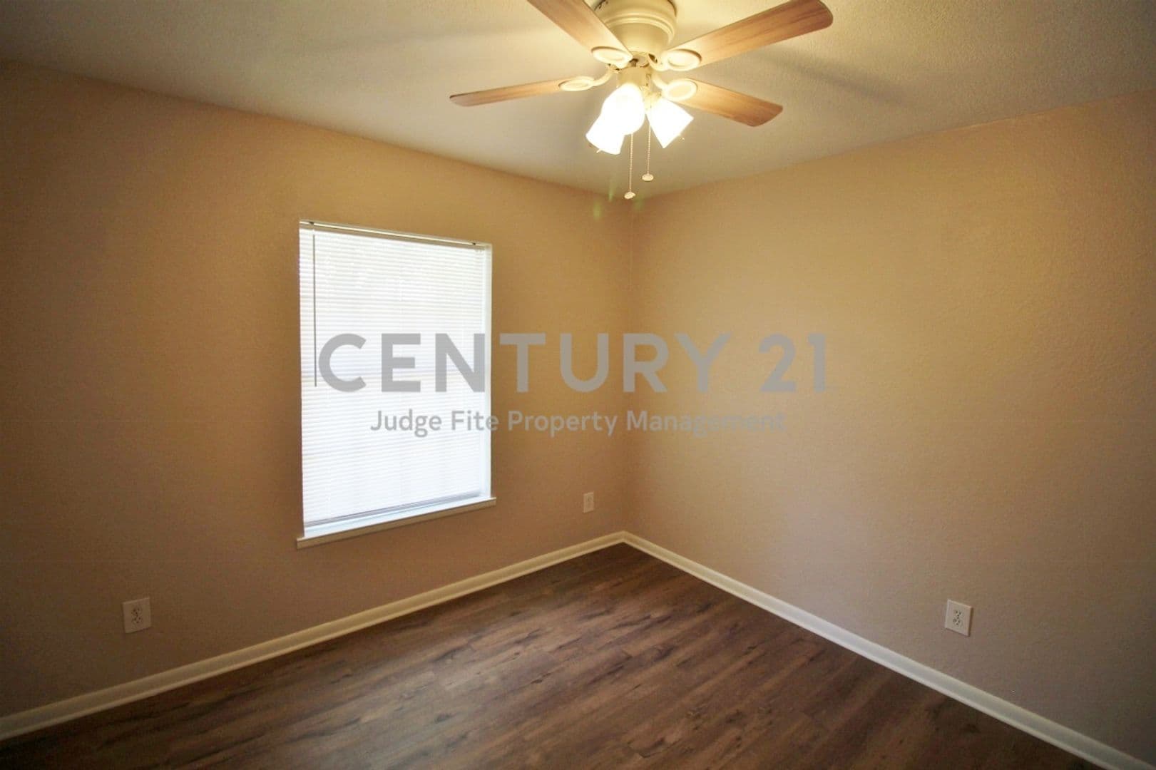 Lancaster House: 821 Rea Avenue