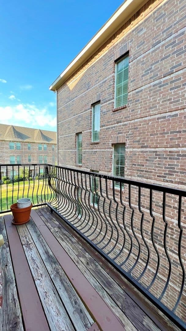 Lewisville Townhome: 2500 Rockbrook Drive Unit 40