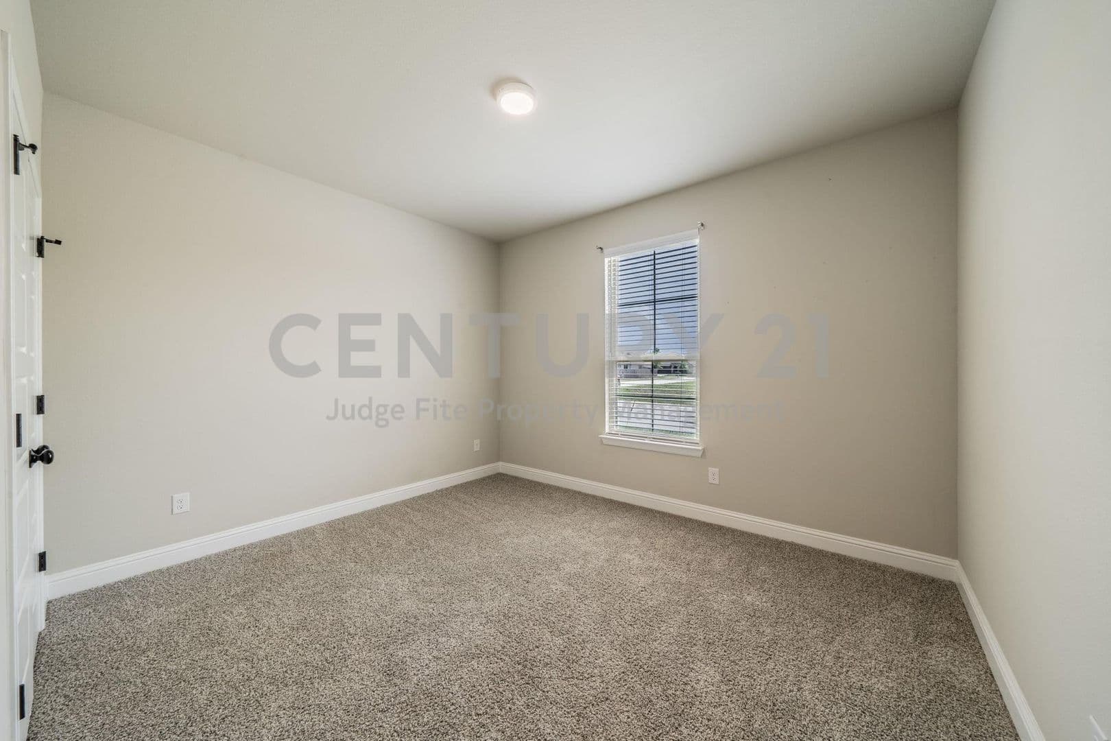 Alvarado House: 1057 Nighthawk Trail