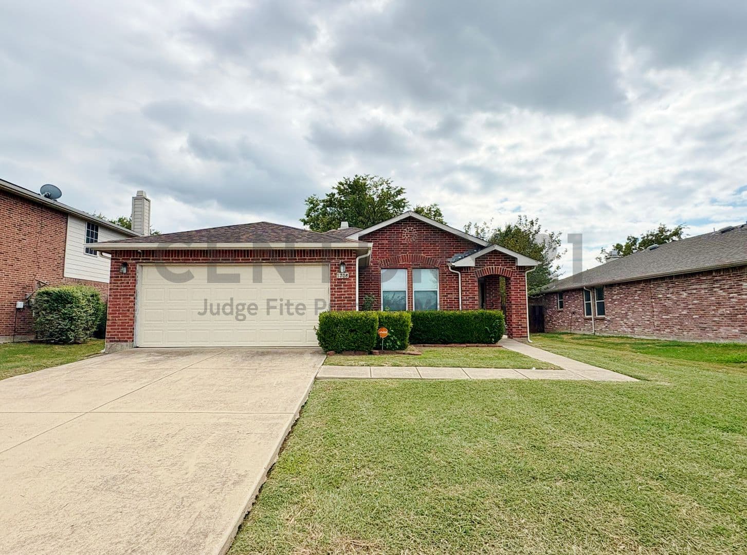 Little Elm House: 1708 Canyon Oaks Drive