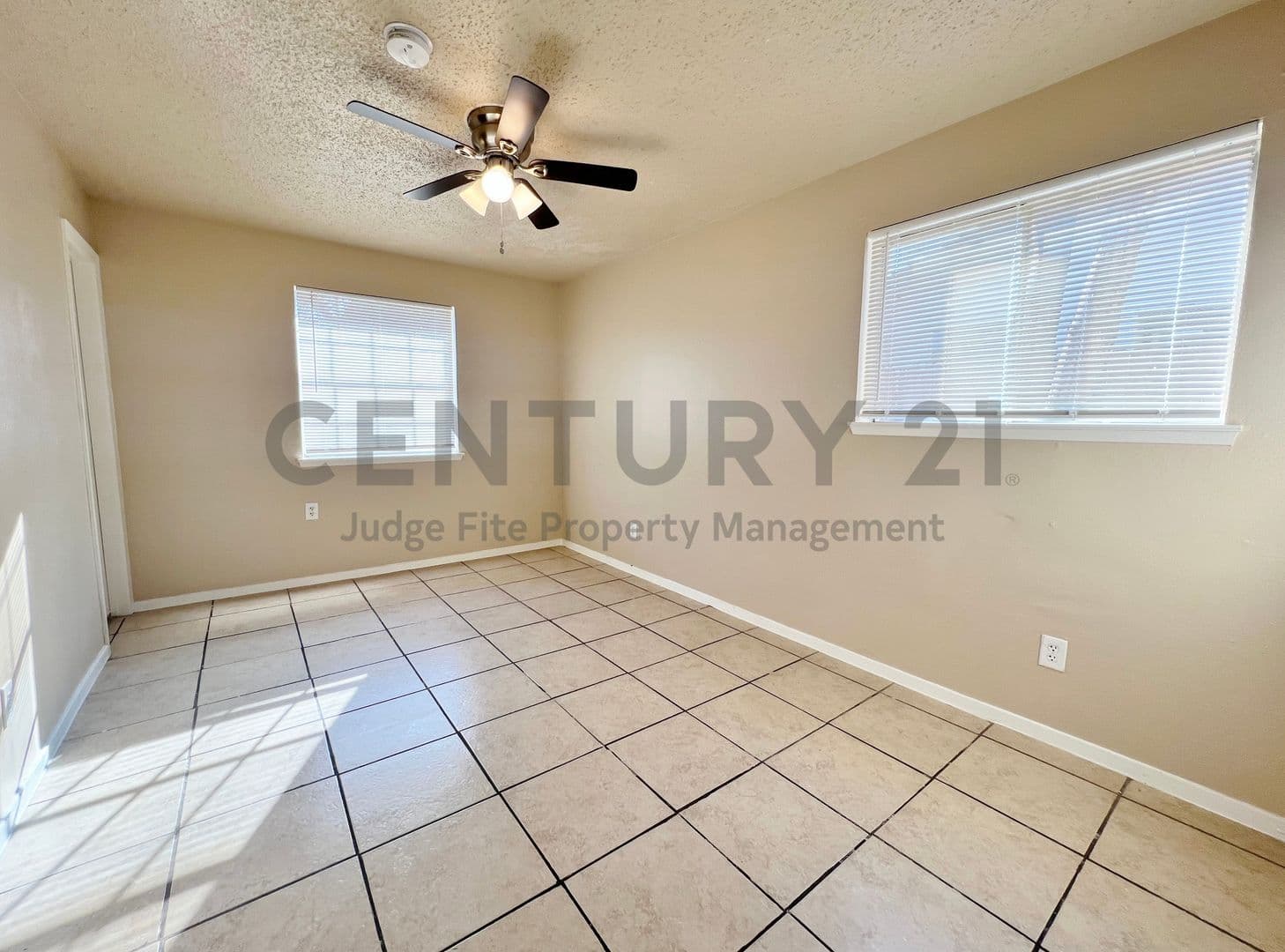Duncanville House: 219 Rockaway Drive