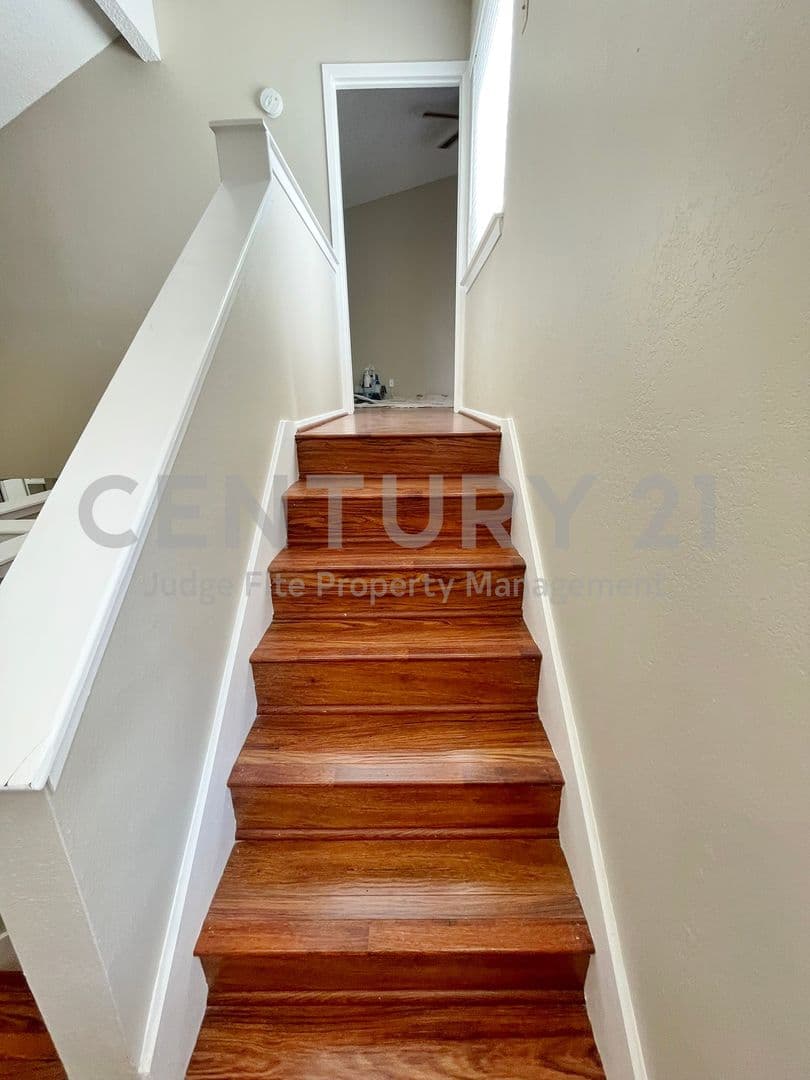 Irving Townhome: 1910 Wilshire Drive