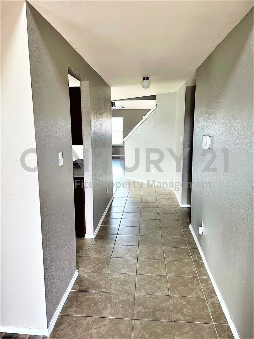 Royse City House: 208 Dye Drive