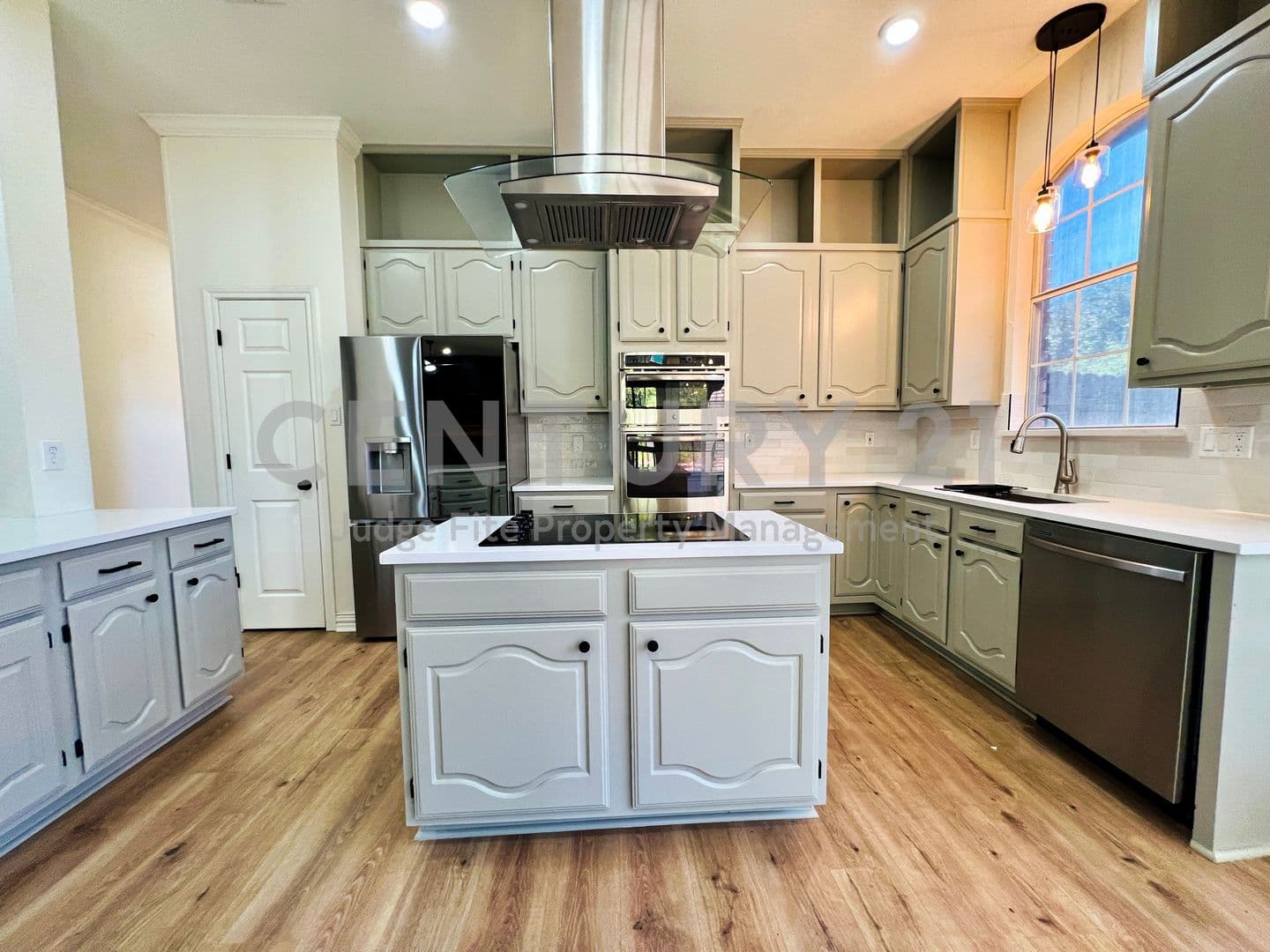 Keller House: 1606 Sarah Brooks Drive