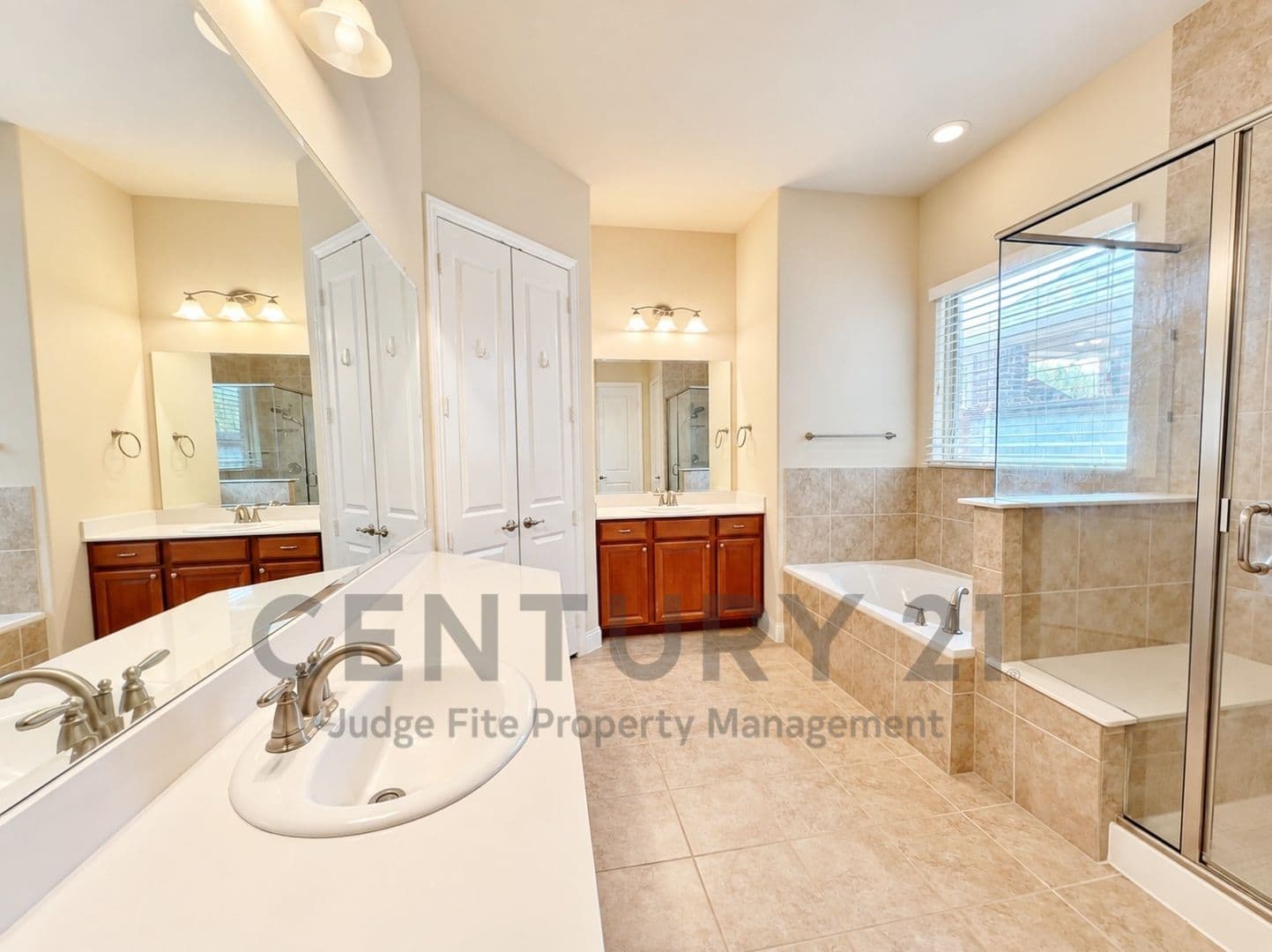 The Colony House: 2645 Walnut Creek Lane
