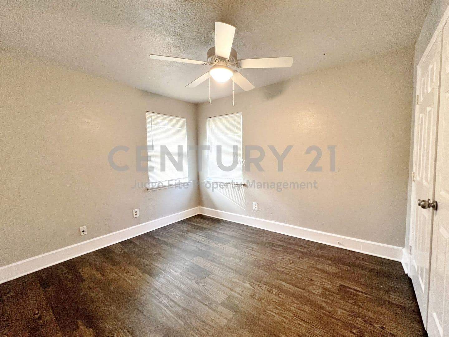 Fort Worth House: 5301 Mansel Lane