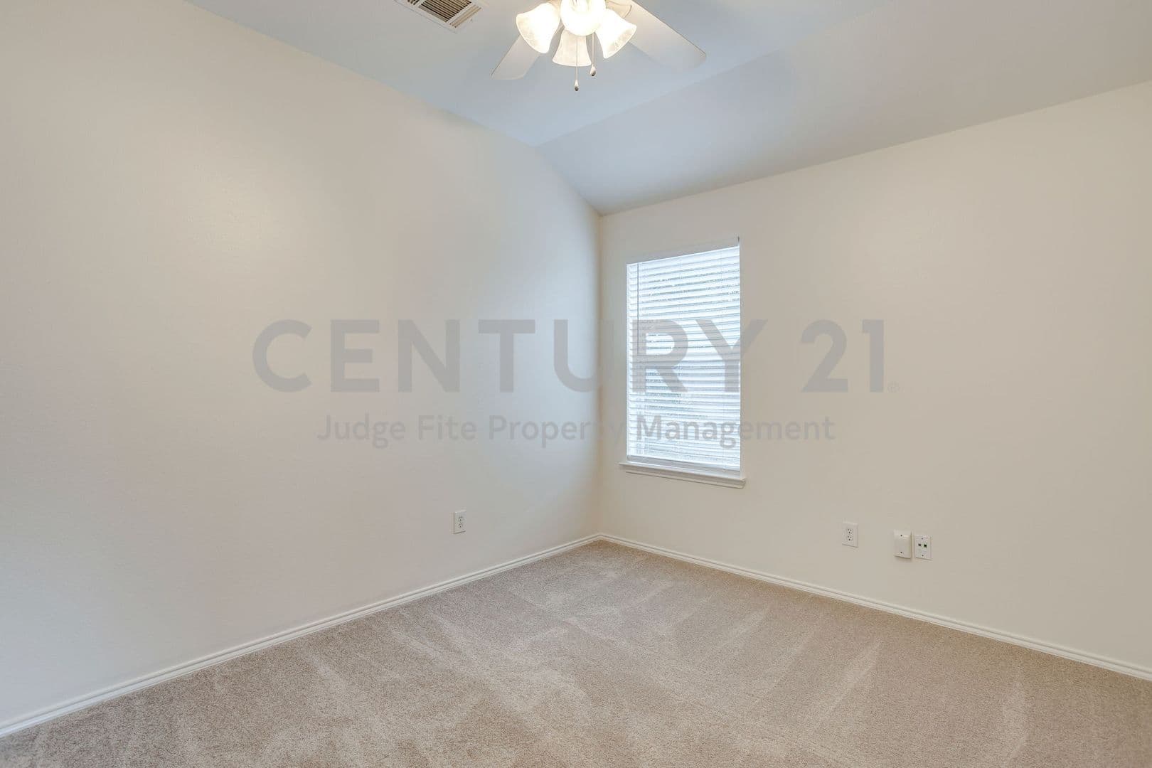 Fort Worth House: 6220 Granite Creek