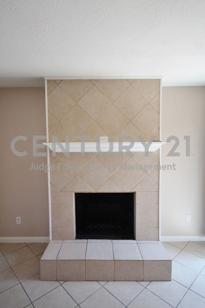 Lancaster House: 821 Rea Avenue