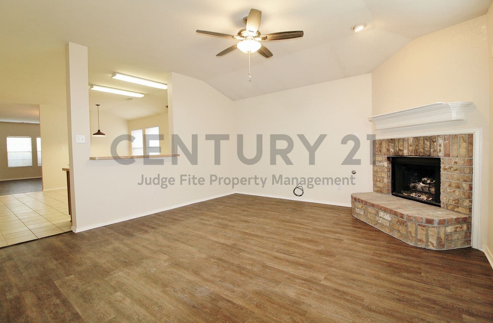 Fort Worth House: 9841 Willowick Avenue