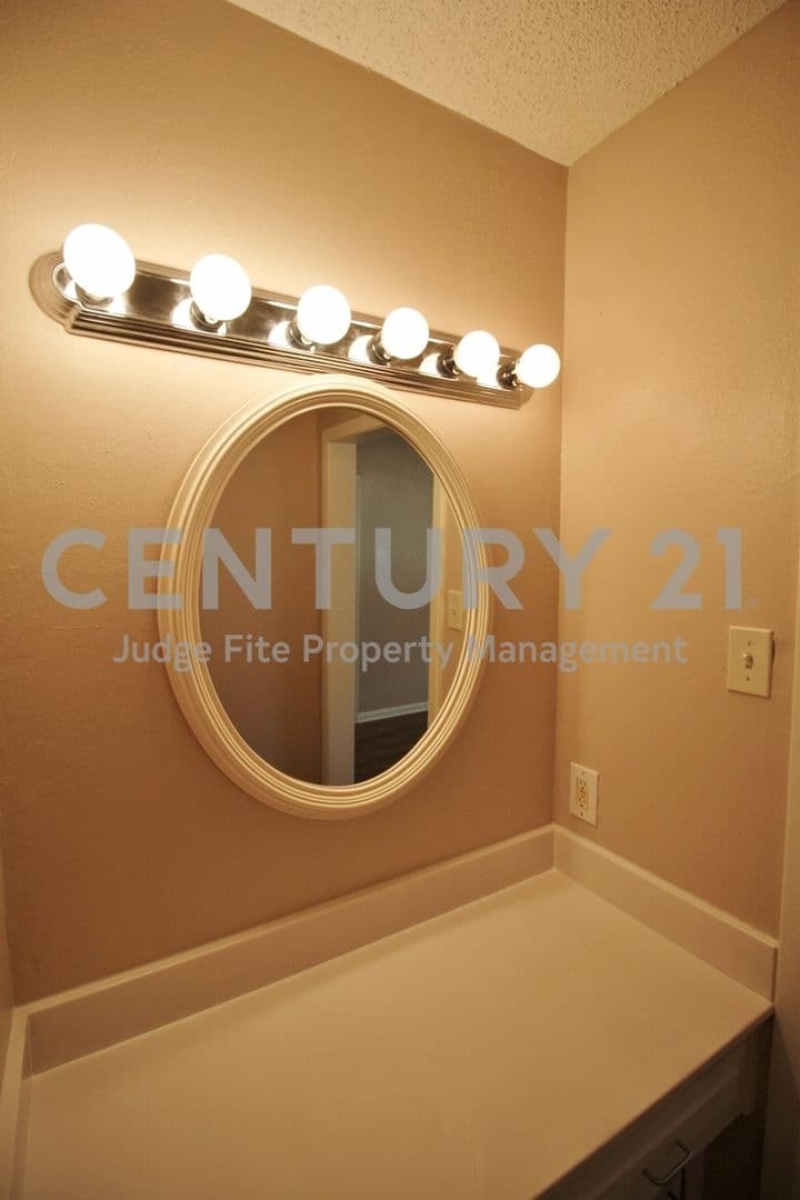 Lancaster House: 821 Rea Avenue
