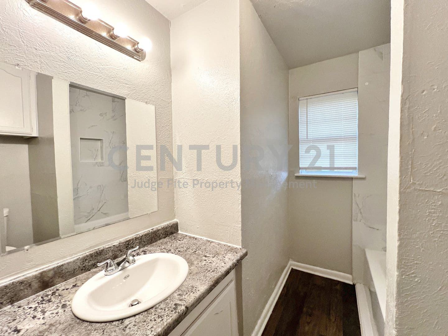 Fort Worth House: 5301 Mansel Lane