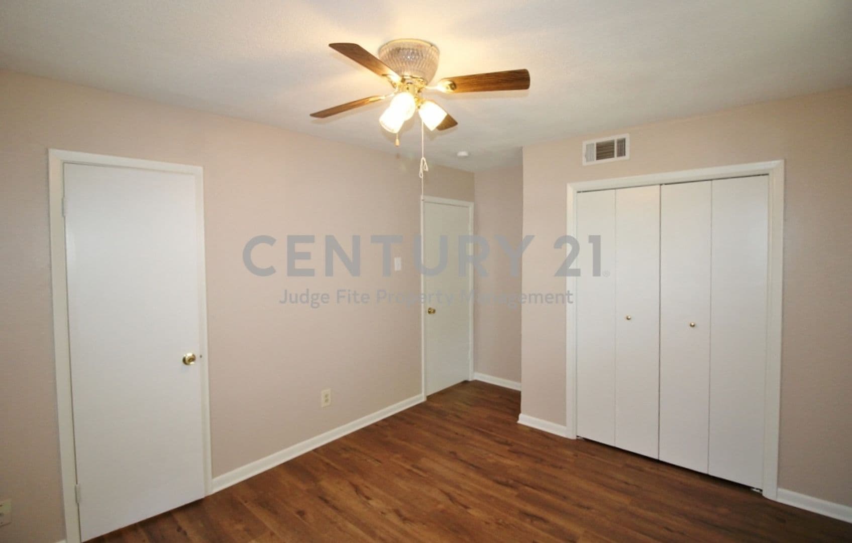 Lancaster House: 821 Rea Avenue