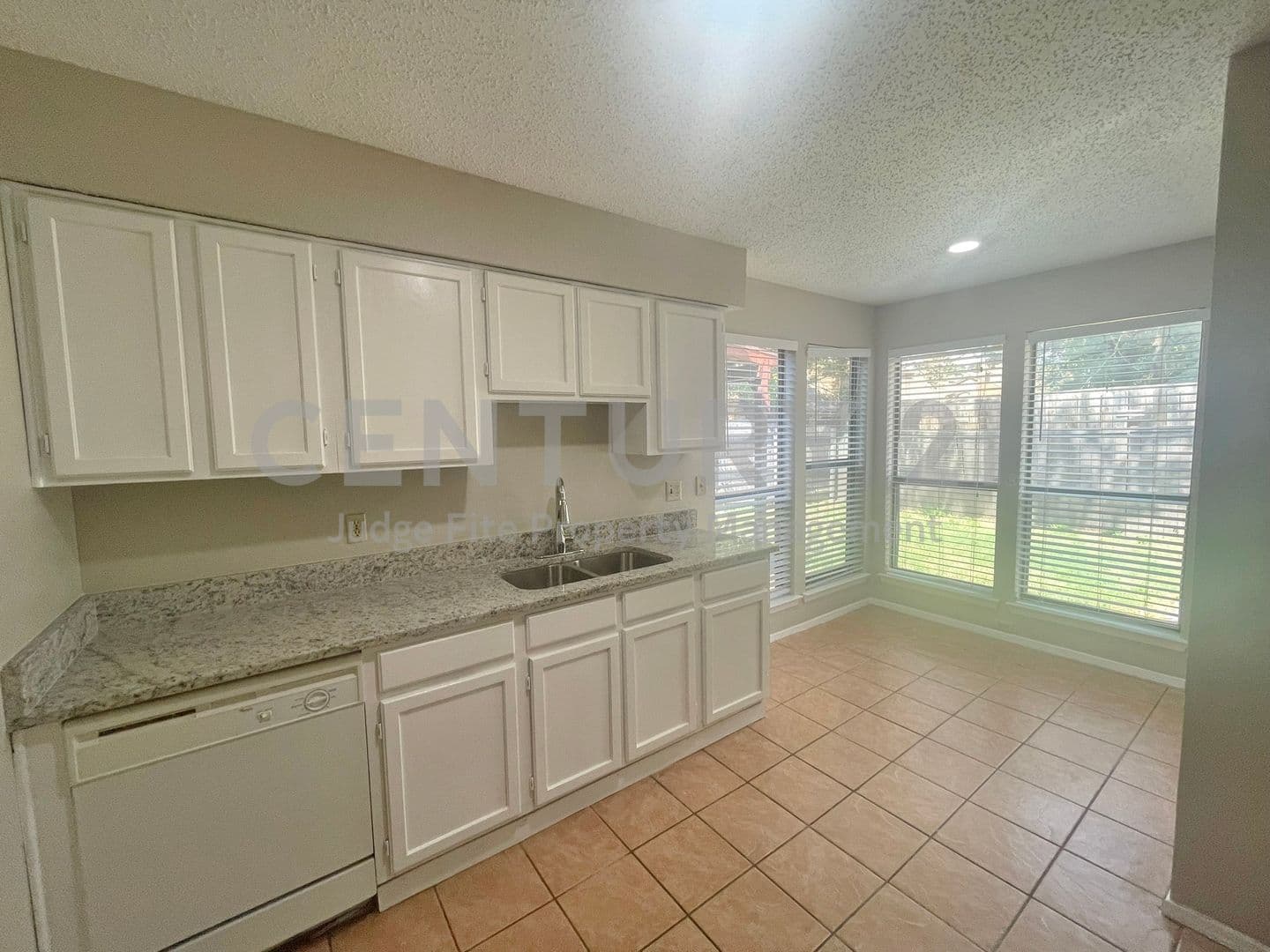 Irving Townhome: 1910 Wilshire Drive