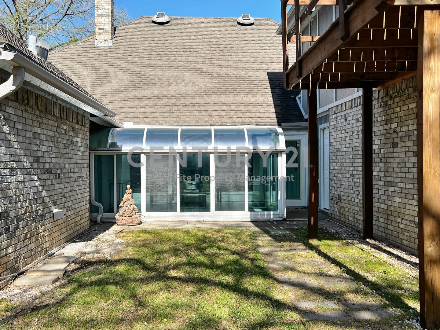 Fort Worth House: 812 Newport Road