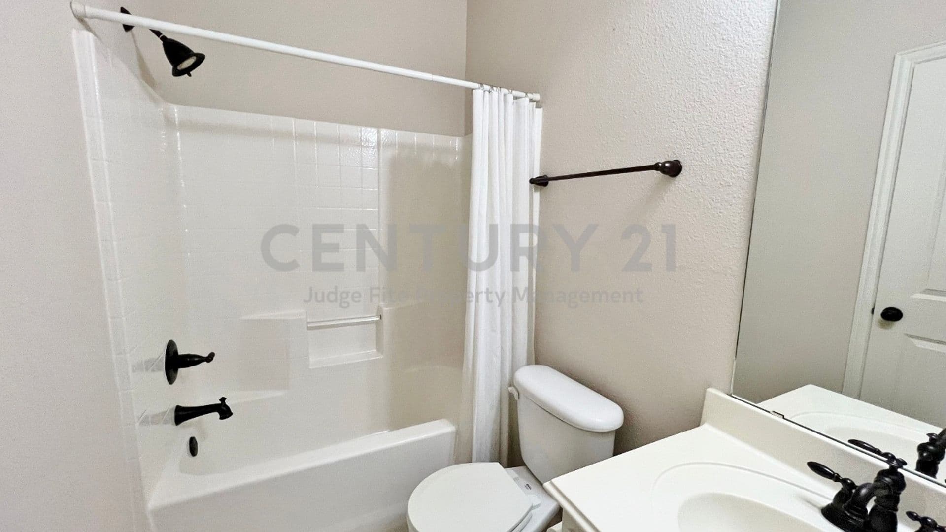 Lewisville Townhome: 2500 Rockbrook Drive Unit 40