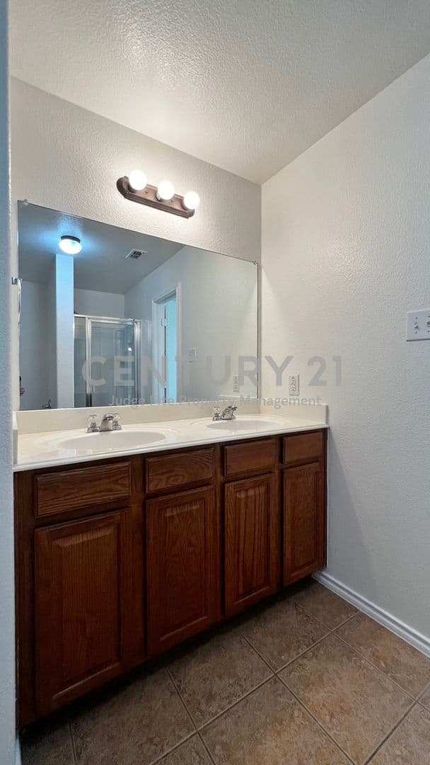 Fort Worth House: 1724 Quails Nest Drive