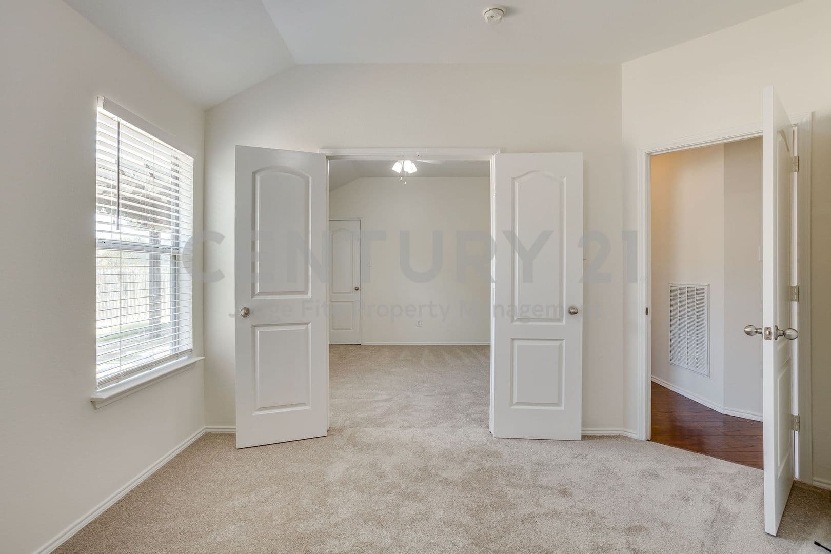 Fort Worth House: 6220 Granite Creek