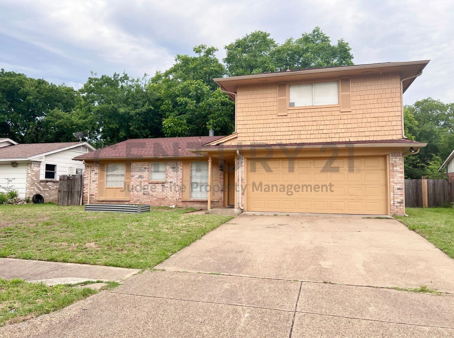 Duncanville House: 219 Rockaway Drive