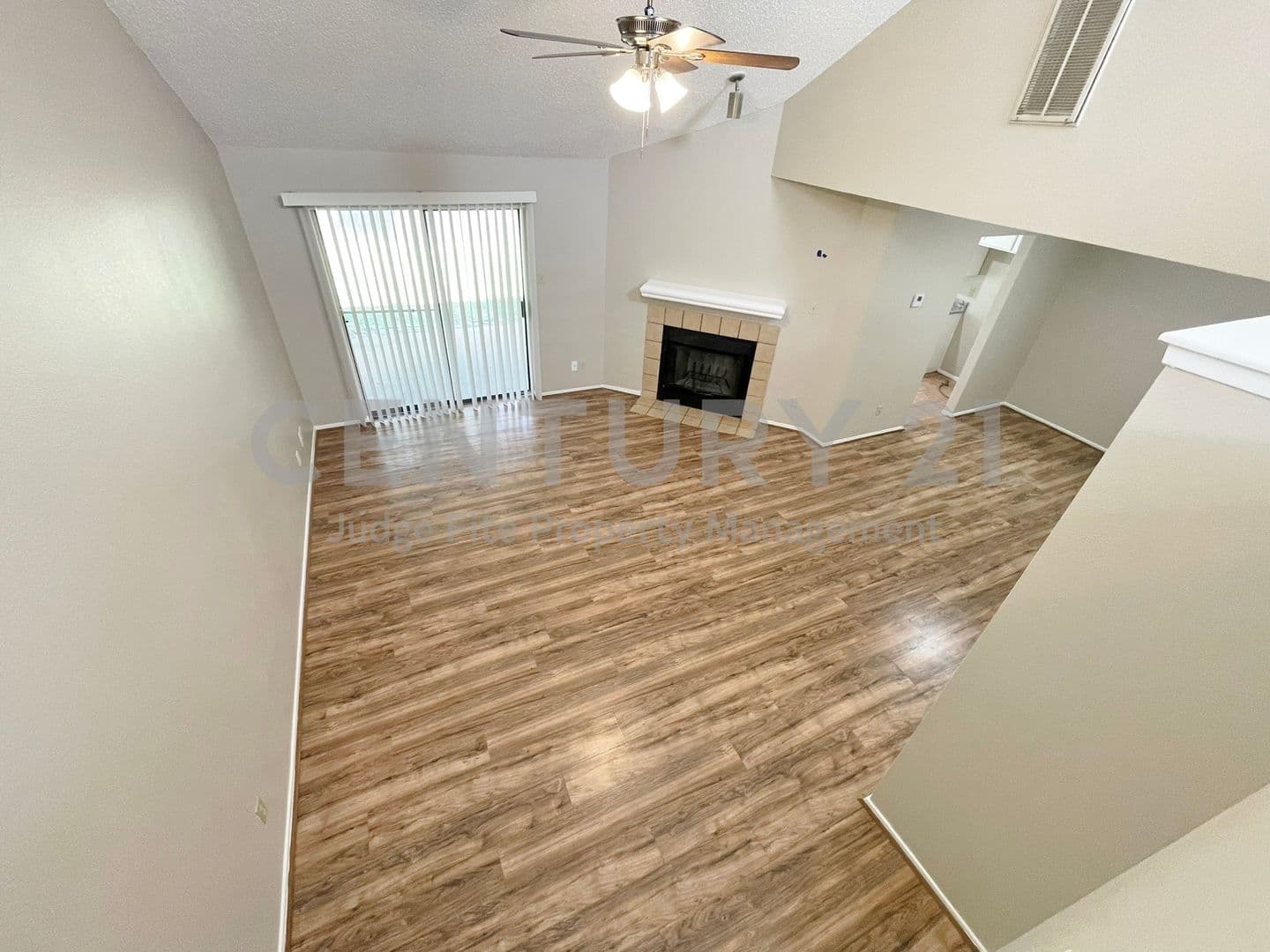 Irving Townhome: 1910 Wilshire Drive