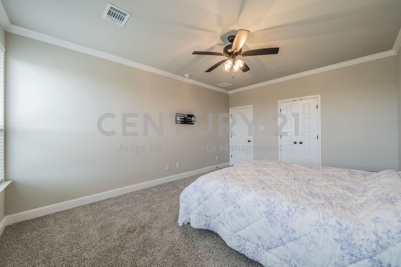 Alvarado House: 1057 Nighthawk Trail